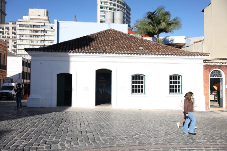 Casa mais antiga de Curitiba revela múltiplas vidas históricas