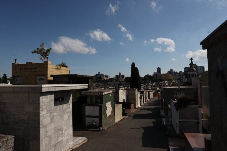 Falecimentos em Curitiba: serviços funerários e sepultamentos de terça-feira