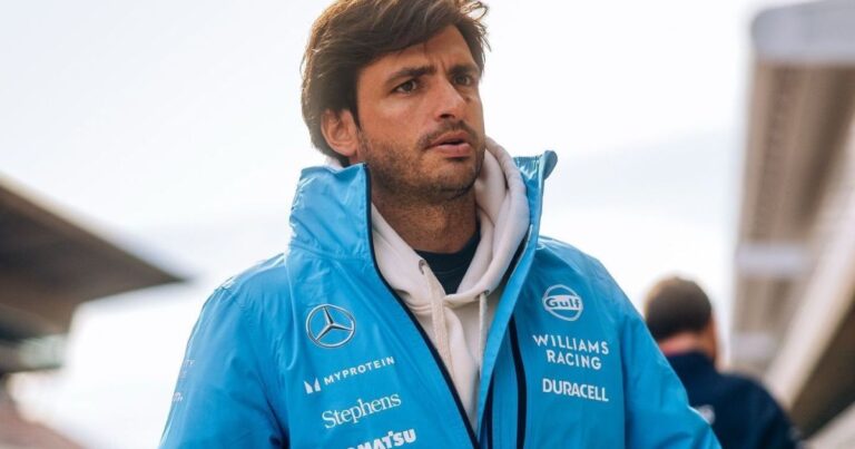 Sainz enfrenta dilema para acompanhar decisão da Copa após GP