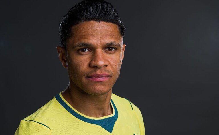 Douglas Santos é destaque do Brasil na Copa com nota 7