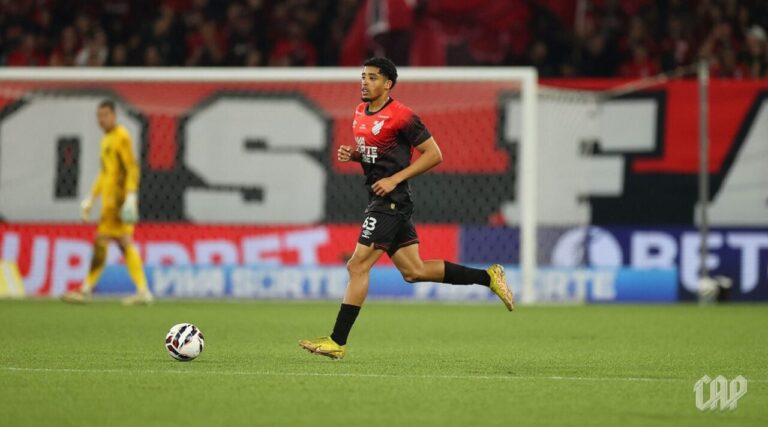 Athletico renova contrato de volante Diogo Riquelme até 2029