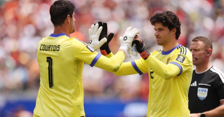 Goleiro da Bélgica falha e seala eliminação contra a Espanha