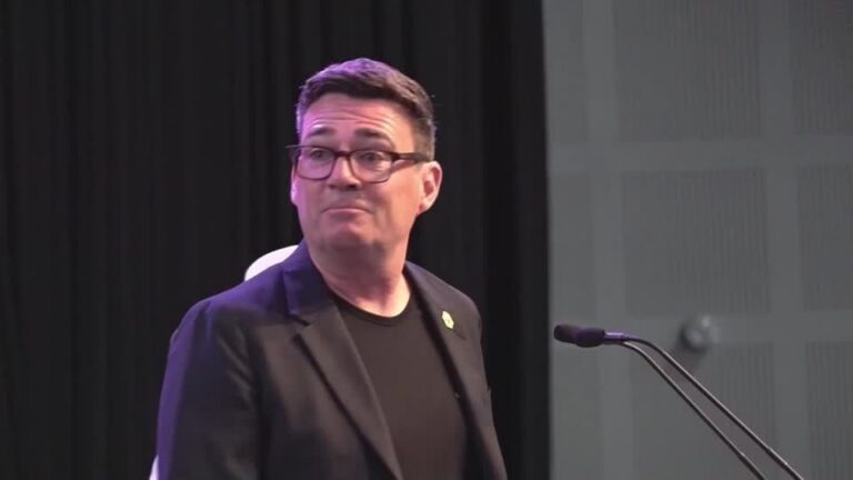 Andy Burnham assume premiê do Reino Unido com agenda reformista
