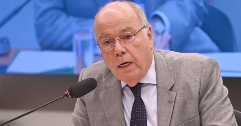 Brasil não define prazo para retorno de embaixador à Argentina