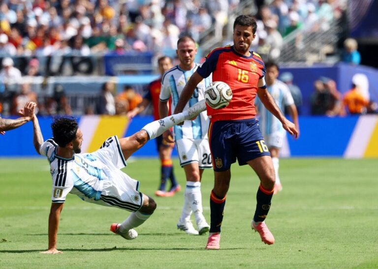 Rodri e Cubarsí brilham na vitória da Espanha sobre Argentina