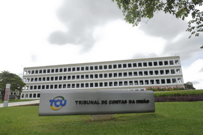 TCU libera penduricalhos fora do teto constitucional