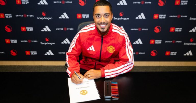 Manchester United contrata Tielemans da Bélgica por 35 milhões