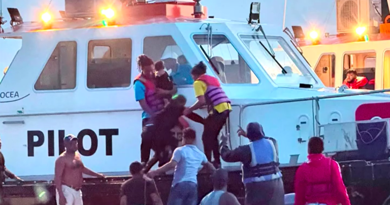 Naufrágio de balsa na Guiana deixa desaparecidos