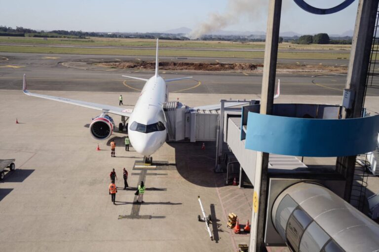 Passagens aéreas puxam inflação do turismo em Curitiba