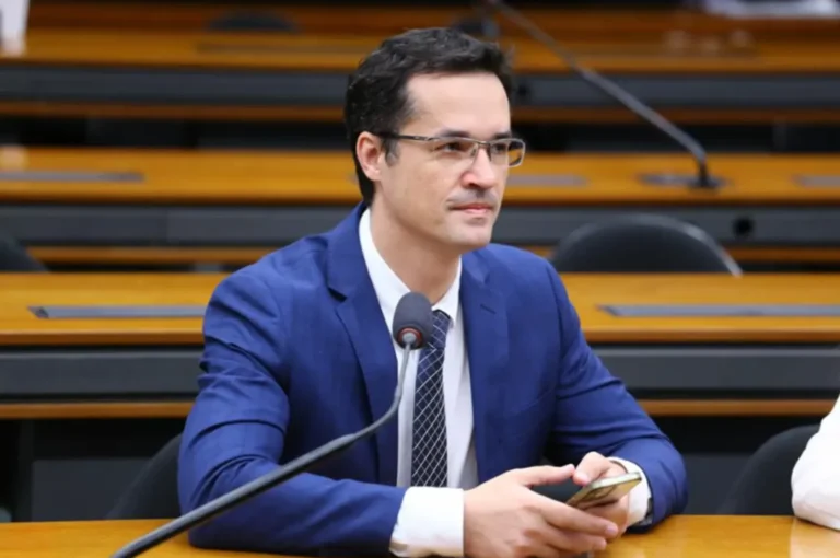 Deltan Dallagnol aciona TRE-PR para confirmar elegibilidade em 2026