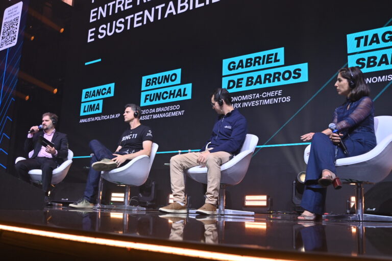 Risco fiscal leva experts a alertar para recessão em 2026
