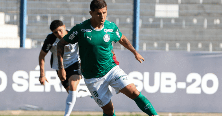 Golaço do meio-campo de Felipe Teresa elimina Corinthians