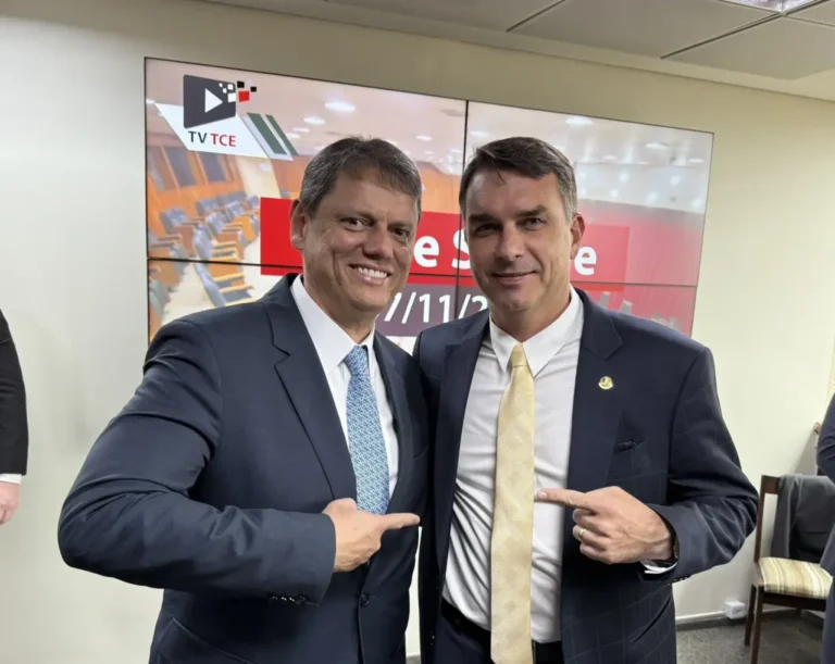 PL oficializa Flávio Bolsonaro como candidato à presidência