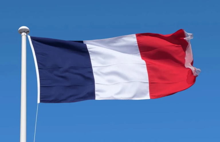 França aprova legalização do suicídio assistido