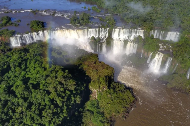 Turista holandês morre após barco virar nas Cataratas do Iguaçu