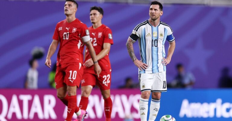 Messi confronta árbitro português em Argentina x Suíça