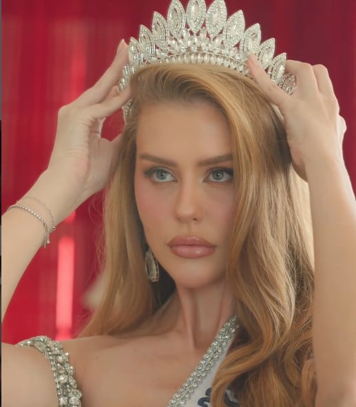Marcella Kozinski é eleita Miss Universe Brasil 2026