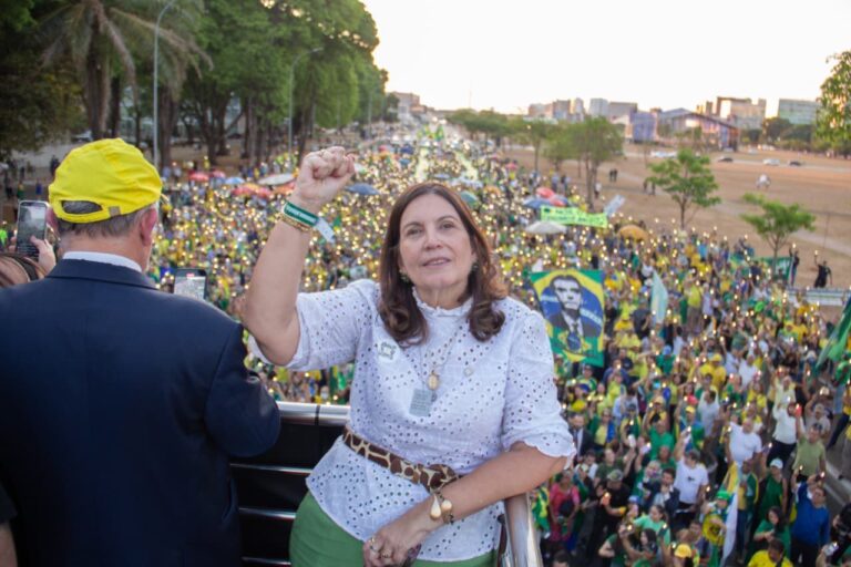 Bia Kicis critica projeto de lei sobre misoginia