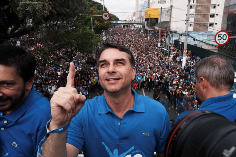 PL marca convenção para lançar Flávio Bolsonaro à presidência