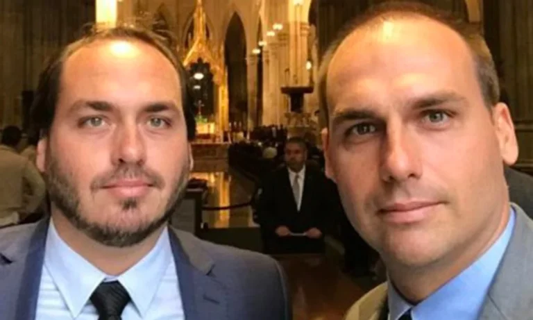 Carlos Bolsonaro exalta atuação de Eduardo nos EUA
