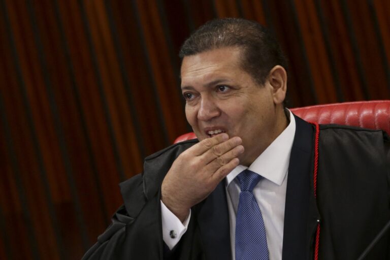 Kassio Nunes Marques intensifica aproximação com Lula