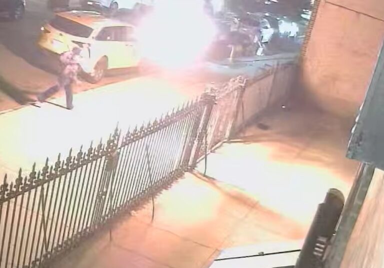 Homem é preso após ataque com coquetel molotov a igreja em Nova York