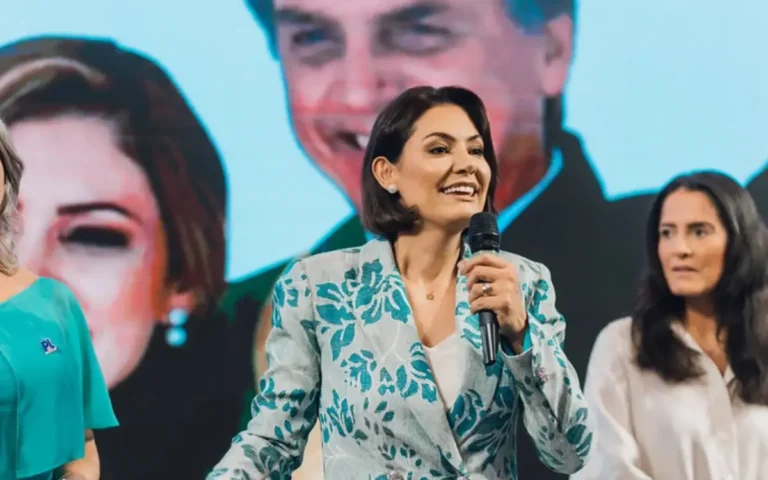 Michelle Bolsonaro reorganiza base entre evangélicos