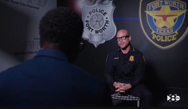 Chefe de polícia do Texas promete responsabilização após confronto