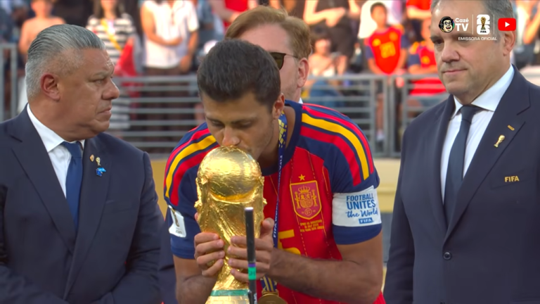Rodri celebra conquista da Copa do Mundo e agradece a Deus