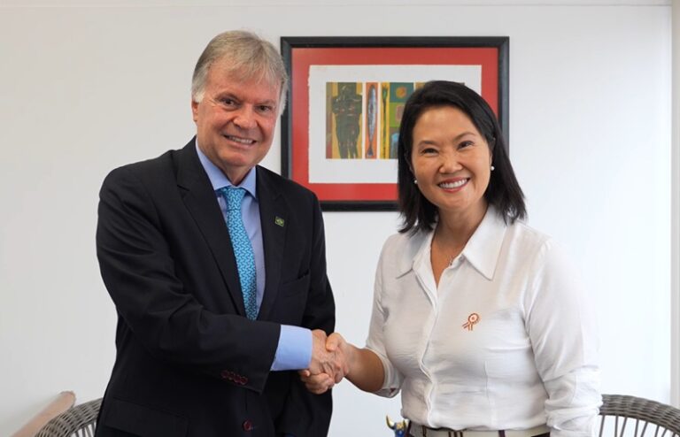 Keiko Fujimori se reúne com embaixador brasileiro