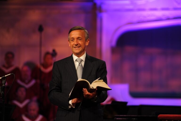 Pastor Robert Jeffress ultrapassa 1 milhão de inscritos no YouTube