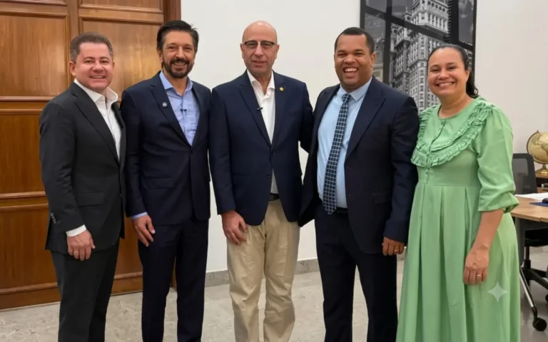 Prefeito autoriza evangelismo na Praça da Sé após polêmica