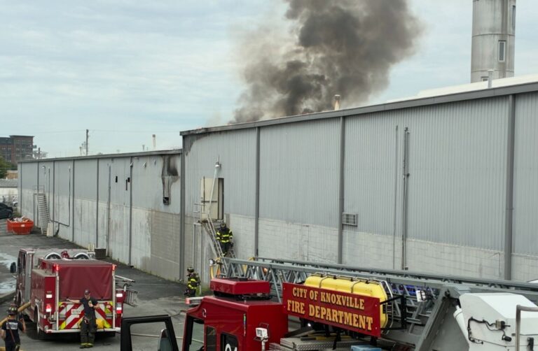 Igreja do Tennessee que distribuiu gasolina gratuita sofre incêndio severo