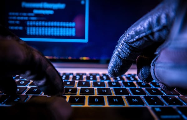 Redes de aliciamento de menores adotam estrutura de facções