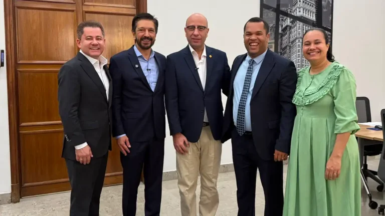 Deputados levam pastor a Ricardo Nunes após abordagem da GCM