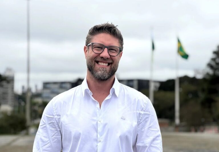 PDT Paraná confirma candidatura de Requião Filho