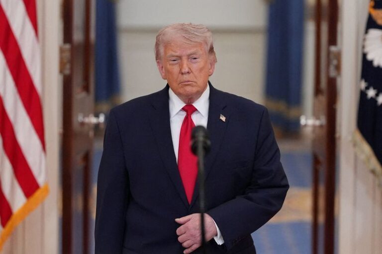 Escalada de tarifas de Trump amplia incerteza econômica global