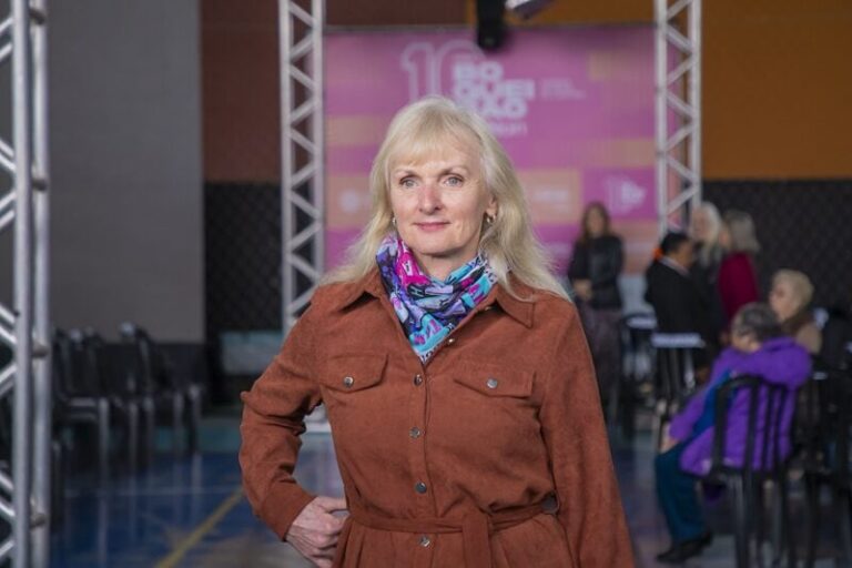 Oficinas de imagem e beleza reúnem 60 mulheres 60+ em Curitiba