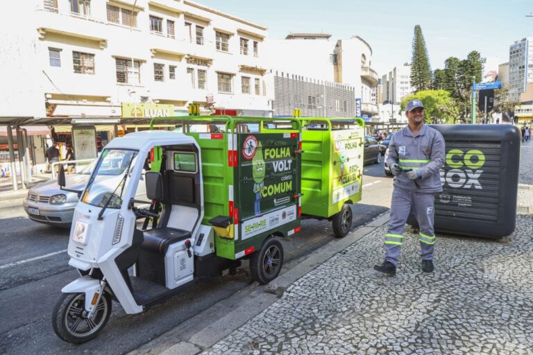 Curitiba coloca tuk-tuks elétricos para coletar resíduos no Centro