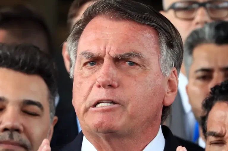 Moraes nega pedido de Bolsonaro para receber filhos no Dia dos Pais