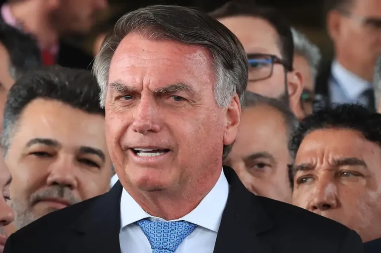 Moraes autoriza Bolsonaro a deixar prisão domiciliar para ir ao dentista