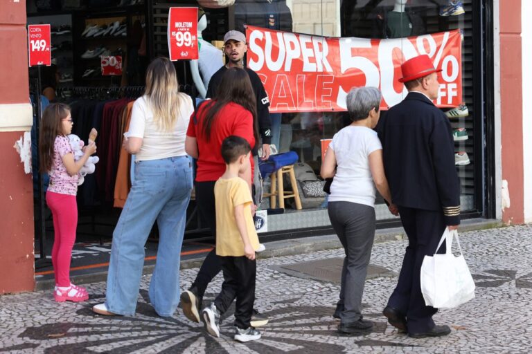 Vendas no comércio crescem 0,5% em junho e chegam a 1,9% no semestre