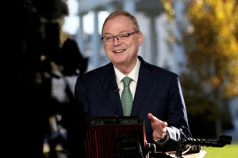 Hassett nega que Trump interfira em decisões sobre juros do Fed