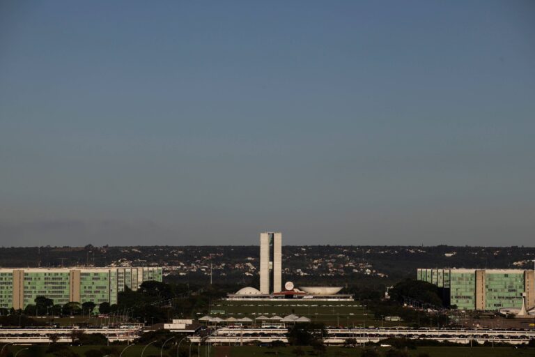 Redução da jornada para 40 horas pode elevar custos de empresas em até 7%