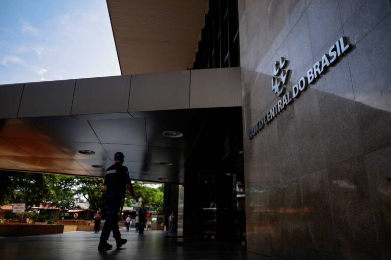 Economistas alertam para desaceleração severa da economia em 2027