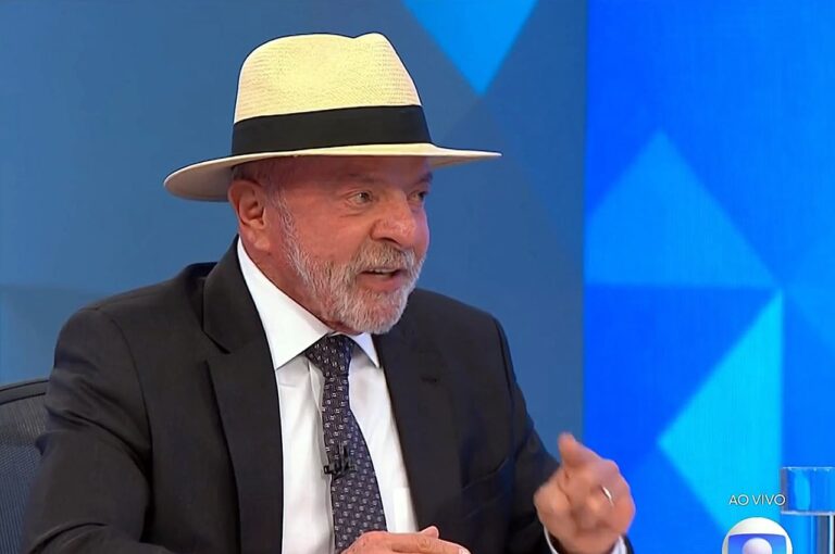 Lula chama acusações contra filho de ilações e critica vazamento da PF