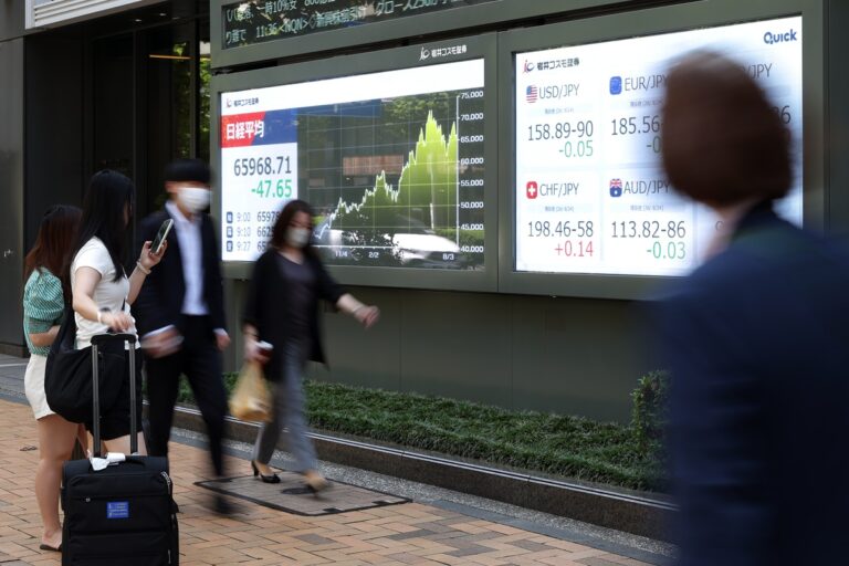 Japão gasta US$ 9,6 bilhões para conter desvalorização do iene em menos de um mês