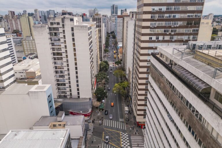 Curitiba sobe ao 4º lugar no ranking de competitividade dos municípios