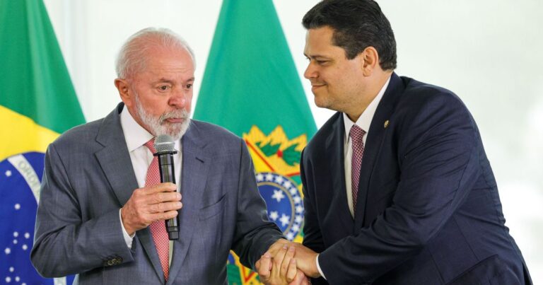 Descoberta da Petrobras deve acelerar aproximação entre Lula e Alcolumbre