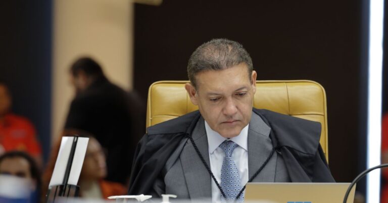 Ministros do TSE adiam discussão sobre deepfake para terça-feira